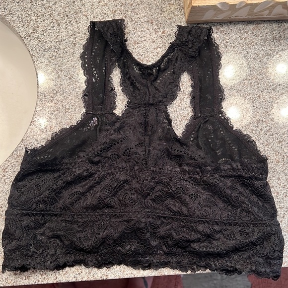 Torrid curve lace bralette NWOT - Picture 2 of 4